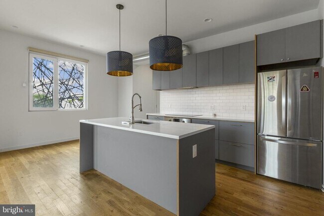 Photo - 2328-32 Memphis St Unit E5