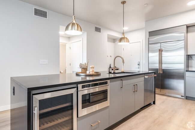 1BR, 1BA - 856SF - Kitchen