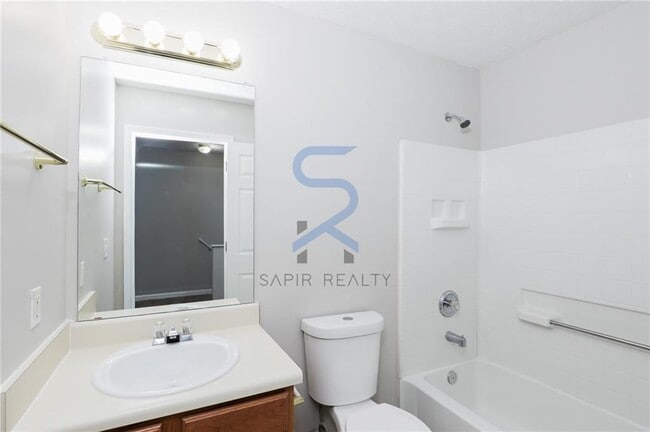 Photo - 5896 Strathmoor Manor Cir