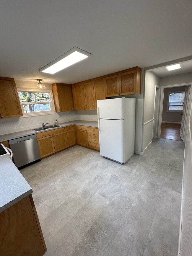 Kitchen to Hallway - 4509 SW Taylors Ferry Rd Unit A