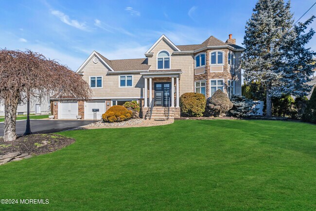 Photo - 215 Hollywood Ave