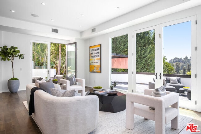 Photo - 1642 Lindacrest Dr