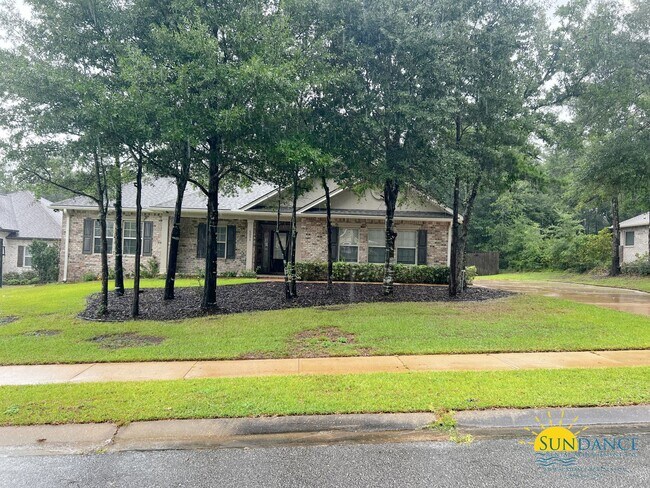 Stunning 4 Bedroom Home in Crestview! - Stunning 4 Bedroom Home in Crestview!