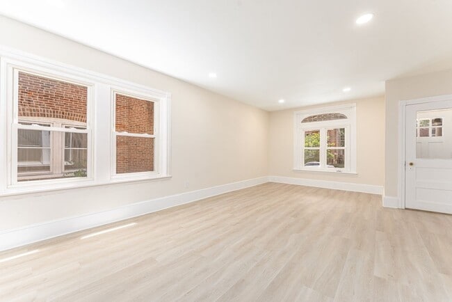 Photo - 129 Walnut St