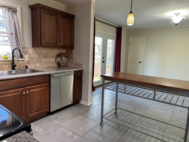 Photo - 2262 Locke Cir