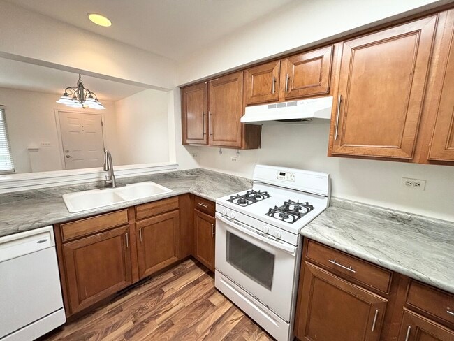 Photo - 652 Lincoln Station Dr