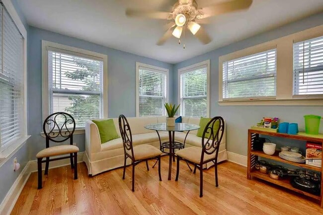 Building Photo - 1925 Iberville St