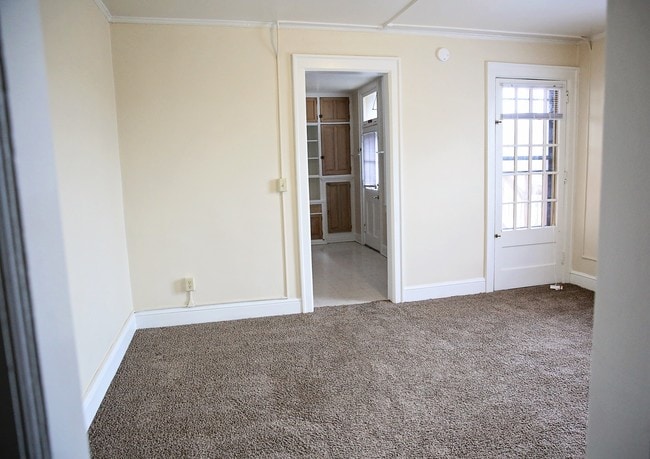 Photo - Arlington Hallett