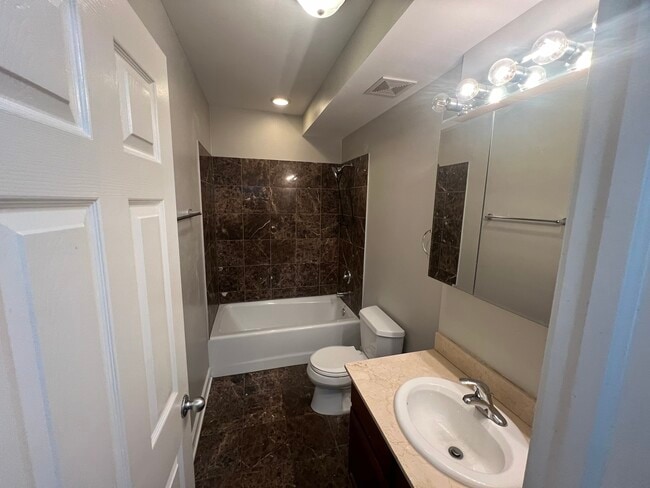 Photo - 9100 Lamon Ave