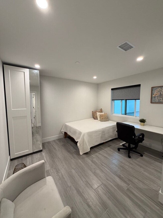 Photo - 3020 Normandie Ave Unidad C1-1
