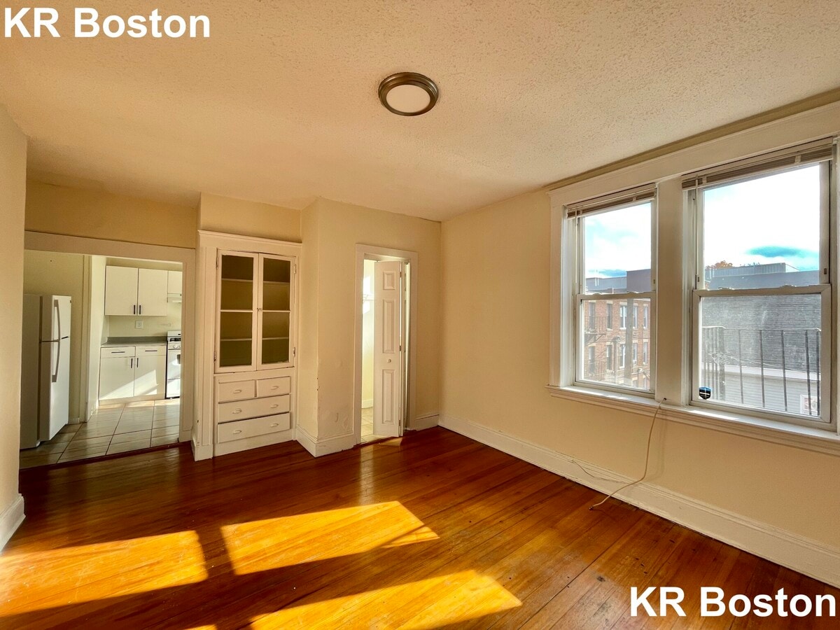 Photo - 520 Cambridge St Unidad 2