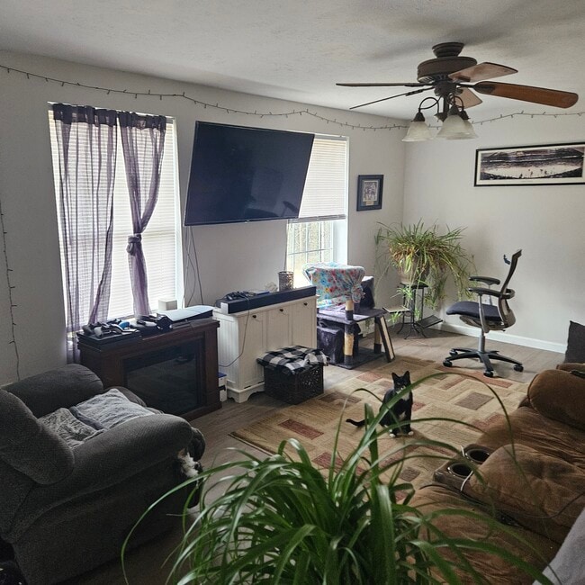 Photo - 137B Highrock Rd