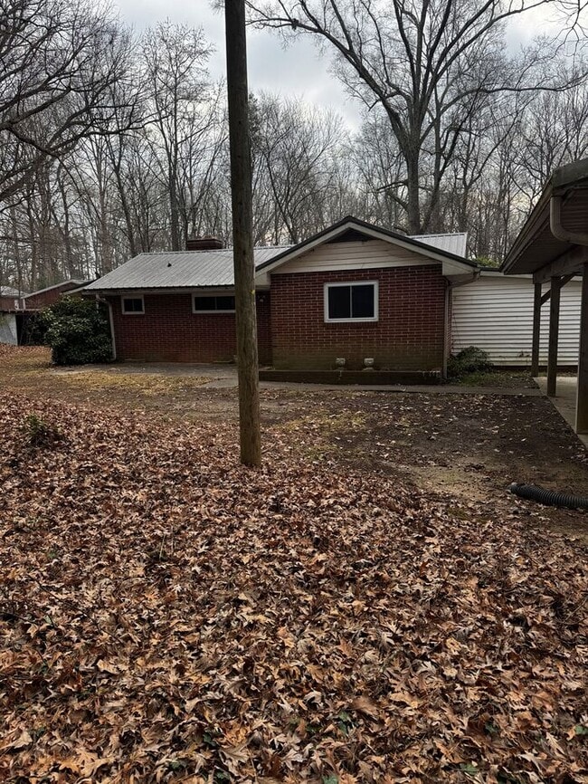 Photo - 215 Clark Rd