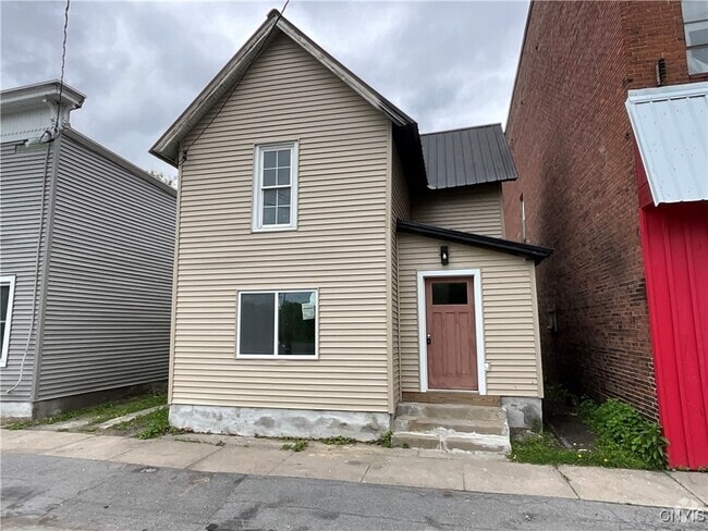 Building Photo - 459 Holly St Rental