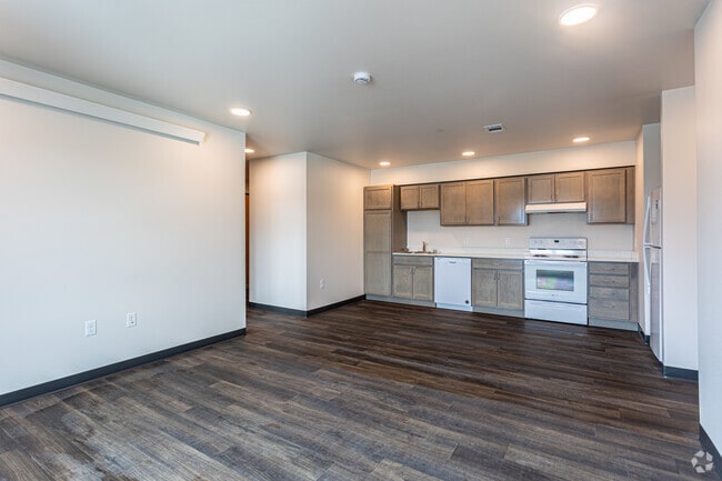3BR, 2BA - 985SF