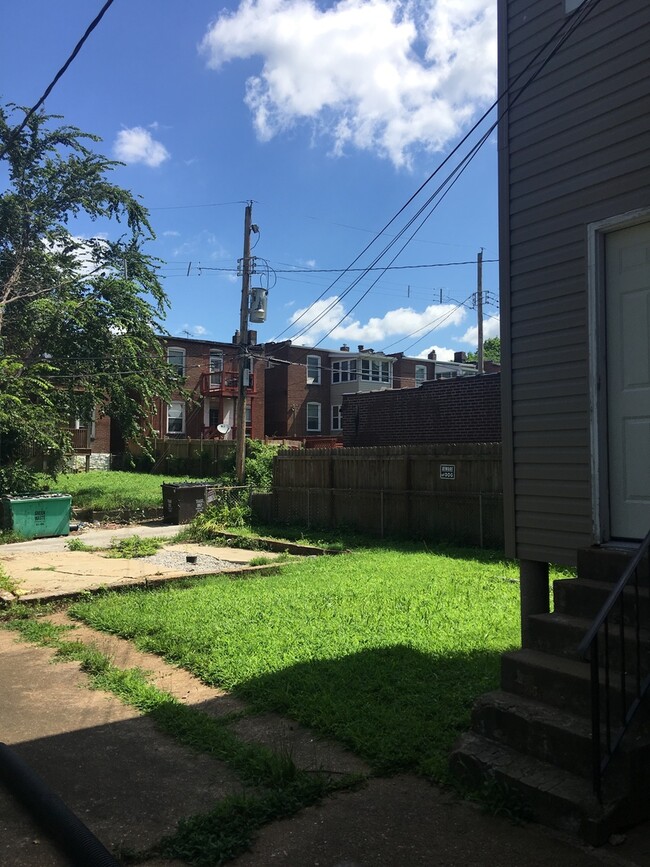Building Photo - 3243 Delor St Unit 3243 -1F