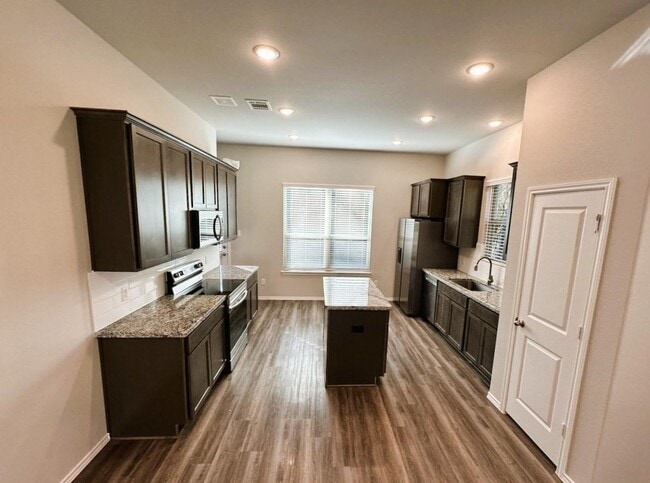 Photo - 1113 W Cedar River Rd