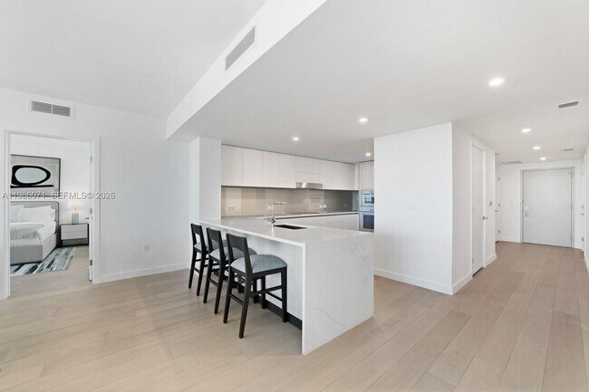 Photo - 9221 E Bay Harbor Dr Unit 610