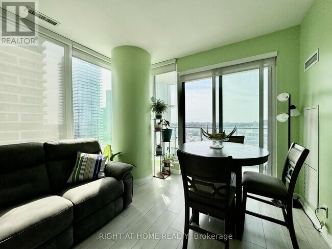 Photo - 898 Portage Pkwy Unit 1903