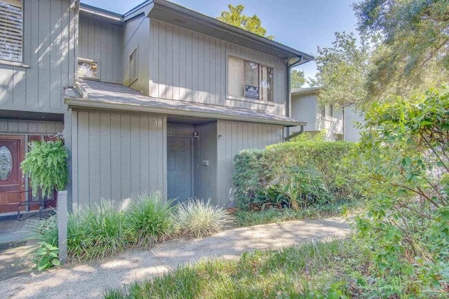 Building Photo - 18 Hillbrook Way Rental