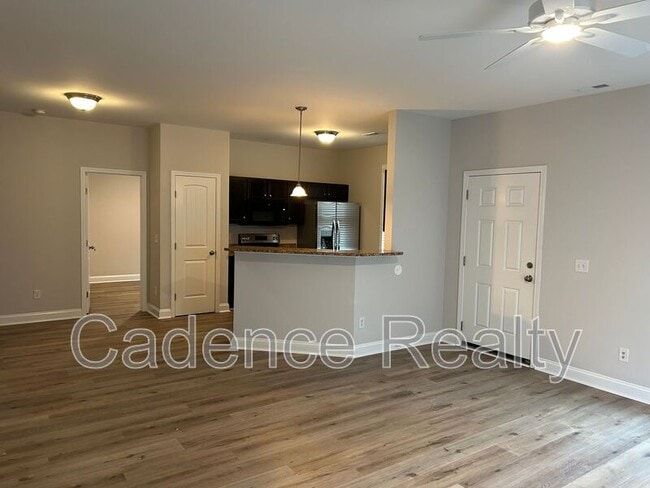 Photo - 4904 Maple Ave