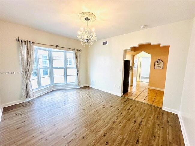 Photo - 540 15th St Unidad 203