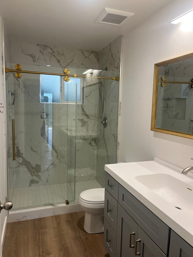 Photo - 411 Lawrence Dr Unidad 411 Lawrence #B