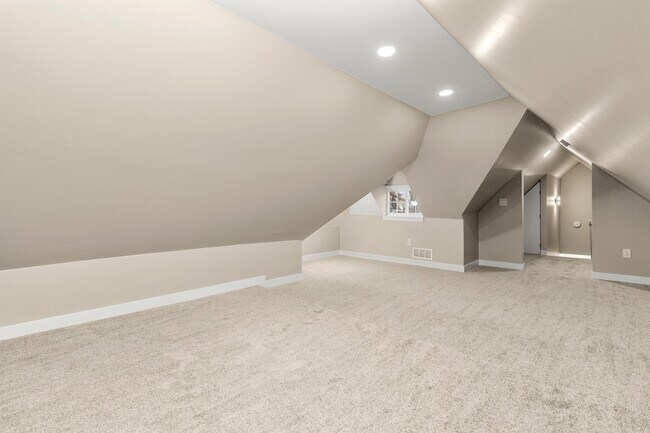 Photo - 324 E Bethune St
