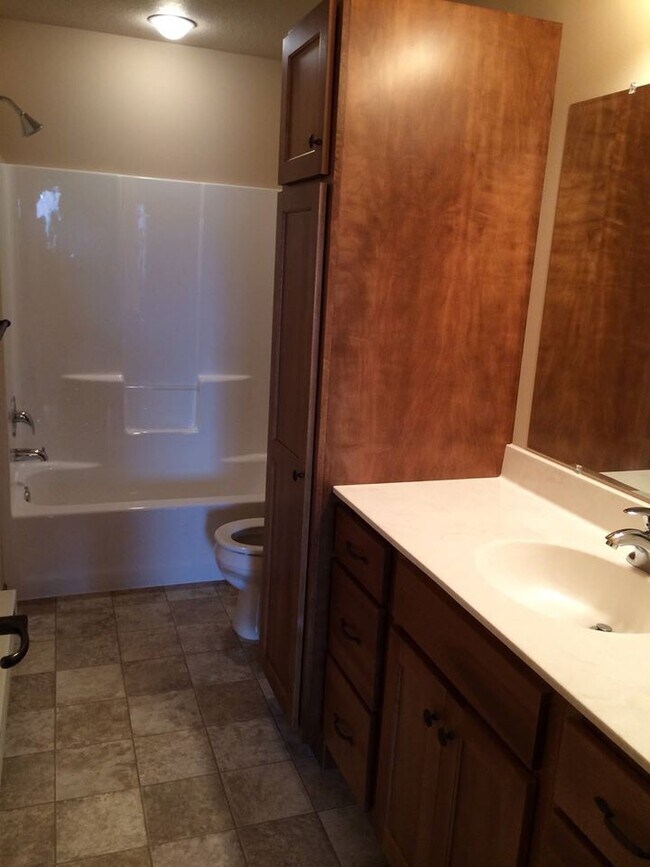 1519 1st Ave NE Unit 203