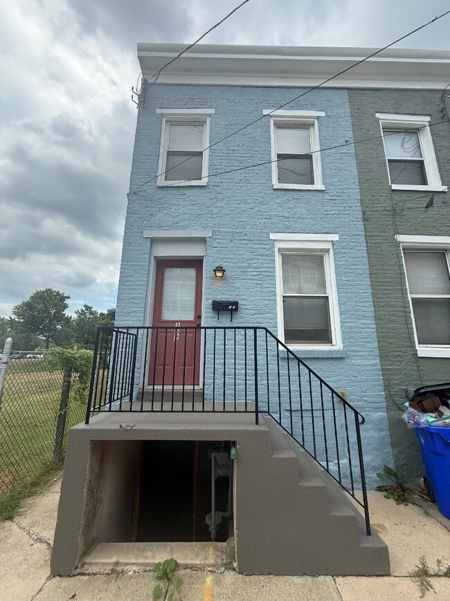 Building Photo - 152 E South St Rental
