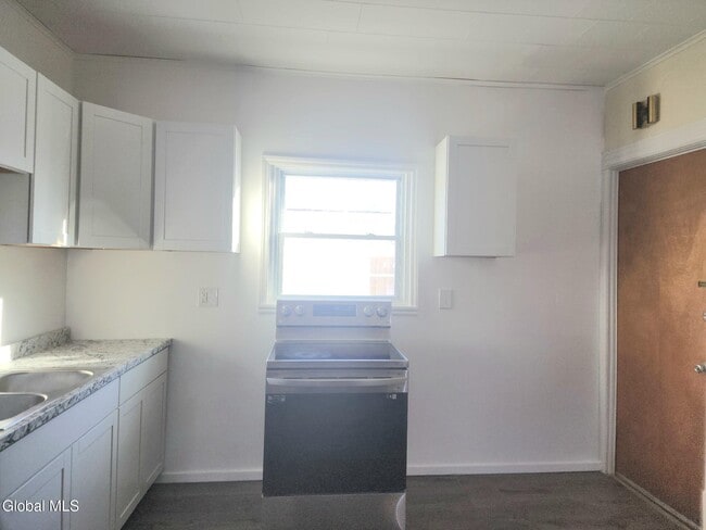 Photo - 1008 Helderberg Ave