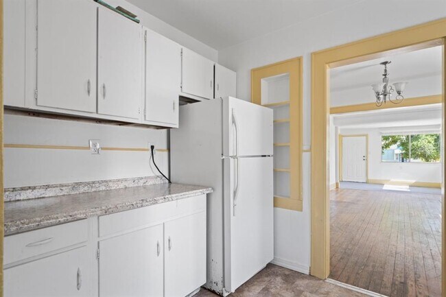 Photo - 403 Princess St