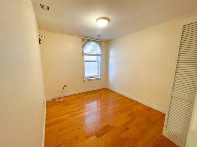 Photo - 90 Westland Ave