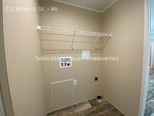 Photo - 211 Monroe St