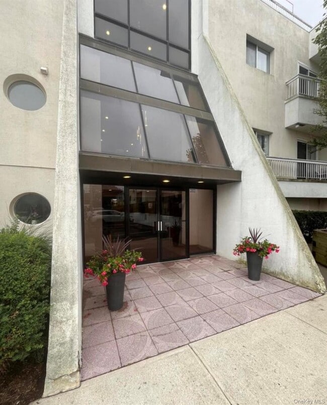Photo - 170-190-190 Schofield St Unit 2K