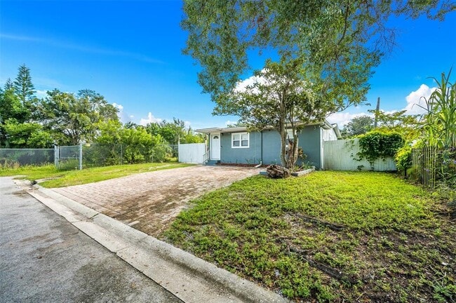 Photo - 1601 Palm Way