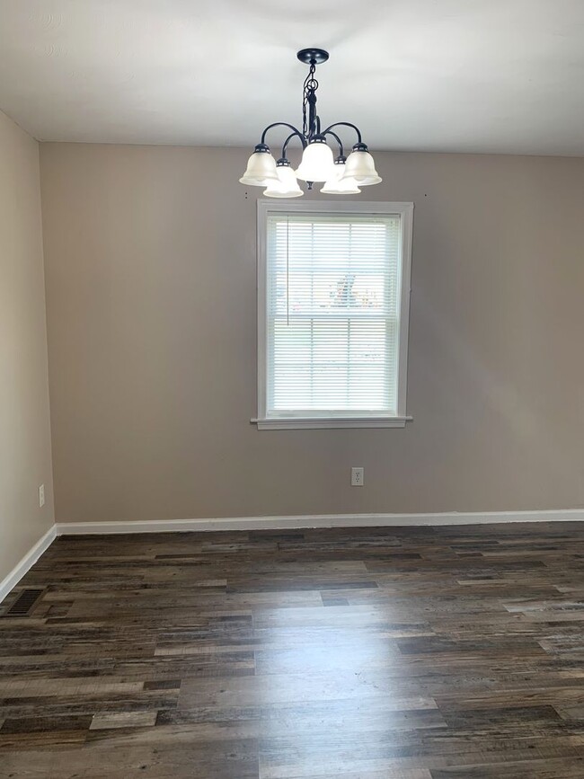 Photo - MOVE IN READY, APPLY NOW!!