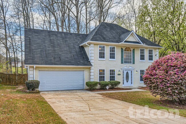 Photo - 407 Emerald Trce