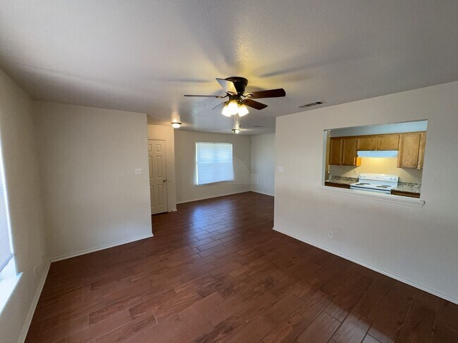 Photo - 914 McDaniel Cir Unit 914 McDaniel Cir A
