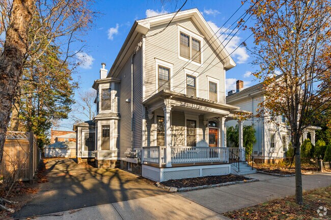 Building Photo - 35 Eld St Unit #1 Rental