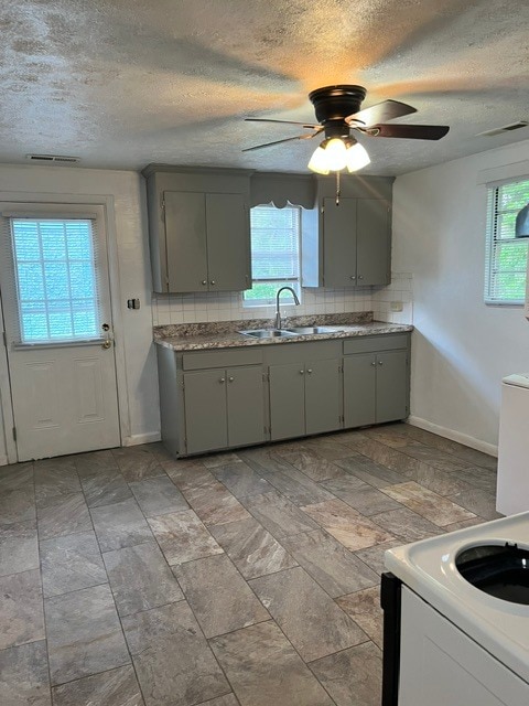 Building Photo - 1918 Ridge Ave Unit Immaculate 2 bedroom