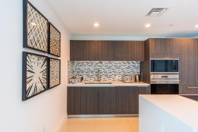 Photo - 1150 102nd St Unidad 702