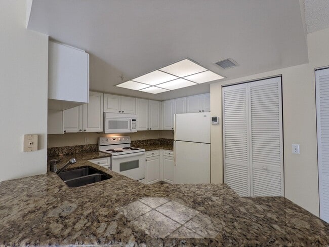 Photo - 1000 Crestwood Ct S Unit 1003