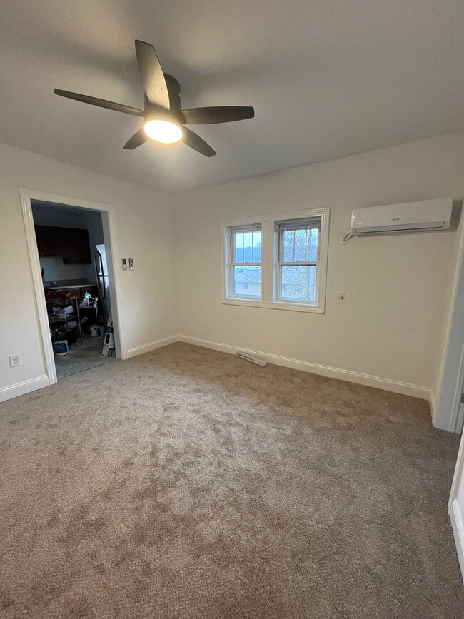 Photo - 417 N Main St