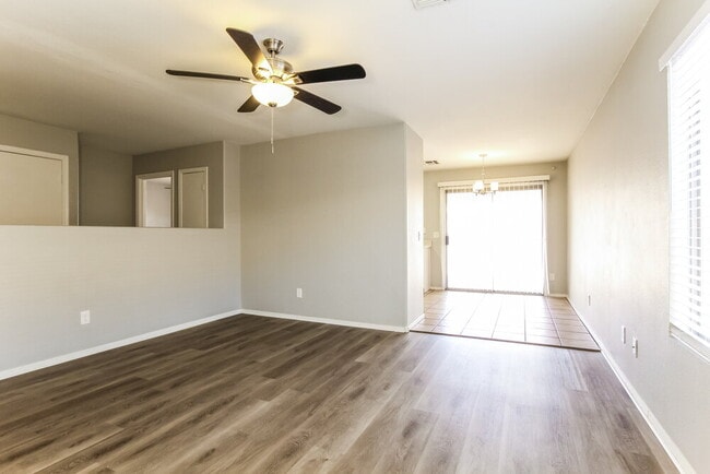 10602 W Rosewood Dr