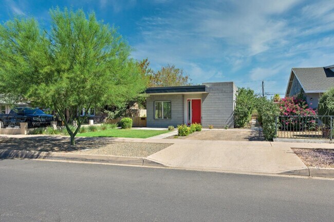 Building Photo - 1316 E Fillmore St