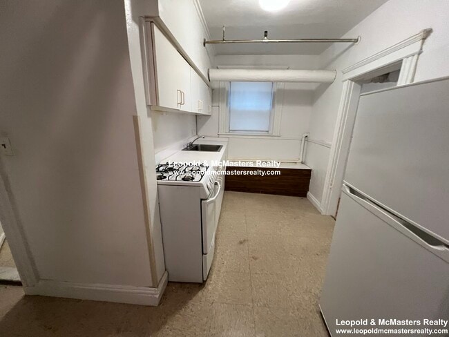 Photo - 144 Warren St