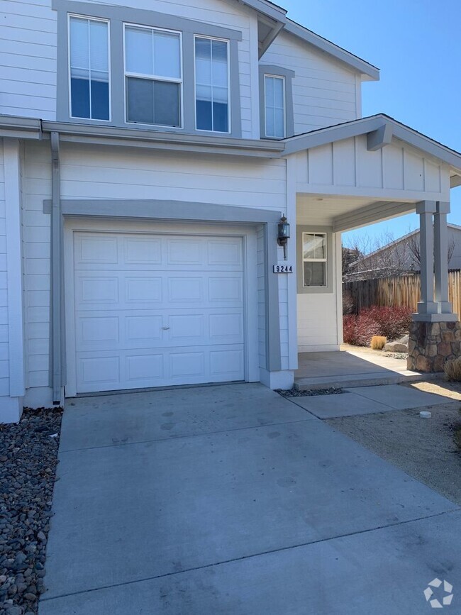 Building Photo - Sky Vista 2 bedroom Townhouse