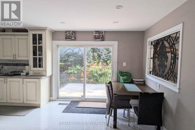 Photo - 81 Oxford St