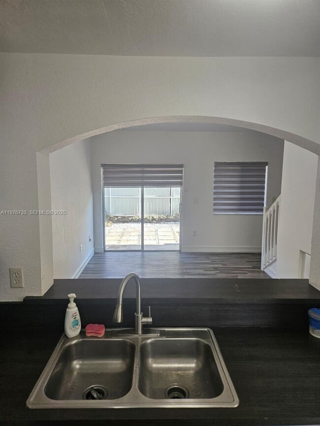 Photo - 7995 NW 8th St Unidad 103